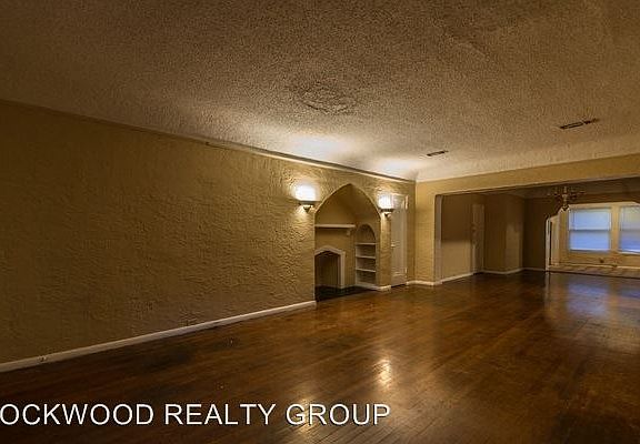 2nd image of 420 W Elsmere Pl APT 01