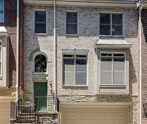 3rd image of 5561 Julian Pl
