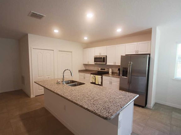 4th image of 2711 SE Buccaneer Cir
