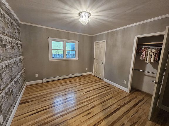 4th image of 135 Maplewood Ave #1