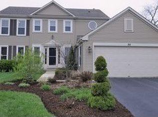 84 Royal Oak Dr, Vernon Hills, IL 60061