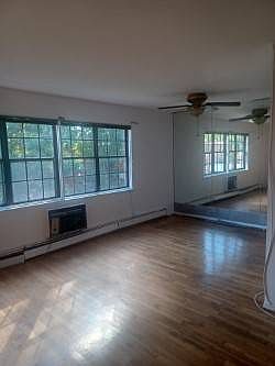 3rd image of 156-01 78th St #2