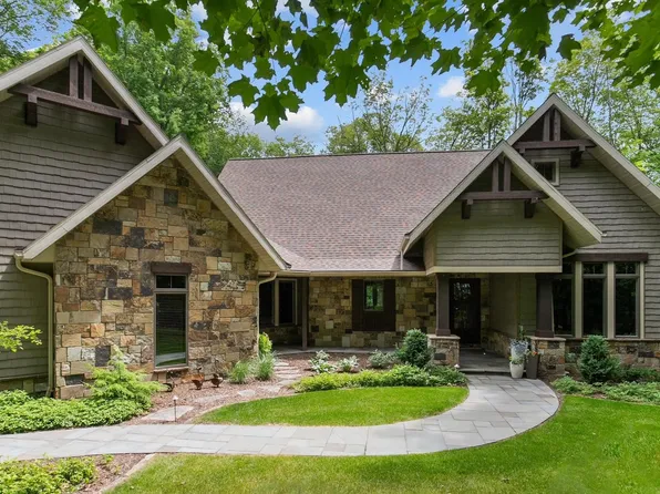 W3906 Highview Dr, Appleton, WI 54913