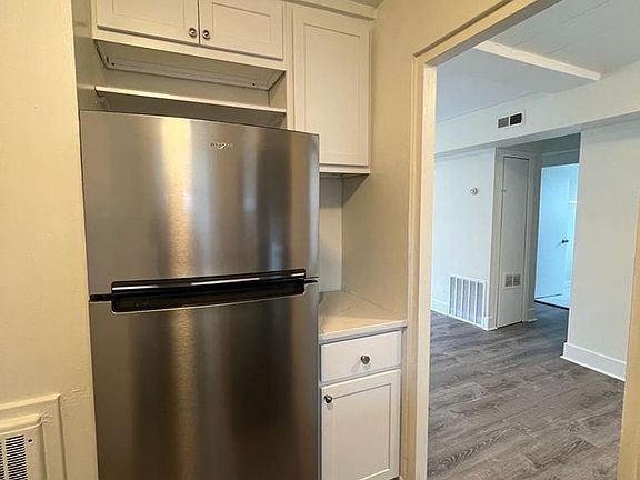 4th image of 6015-23 N Fairfield Ave #1N