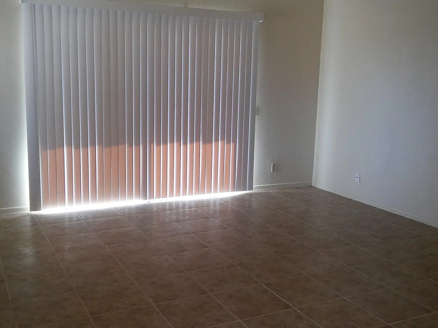 2 bed, 900 sqft, $1,500 — Photo 2