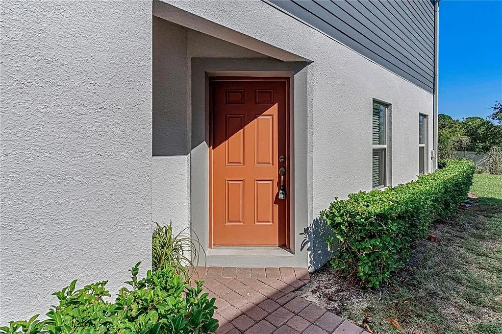 4 bed, 3.0 bath, 1762 sqft, $2,395 — Photo 3