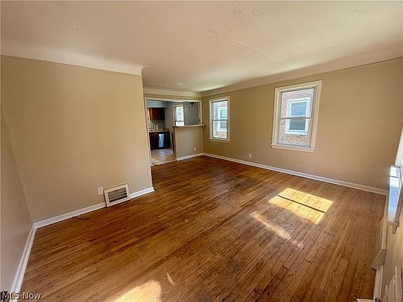 3rd image of 4169 Harwood Rd