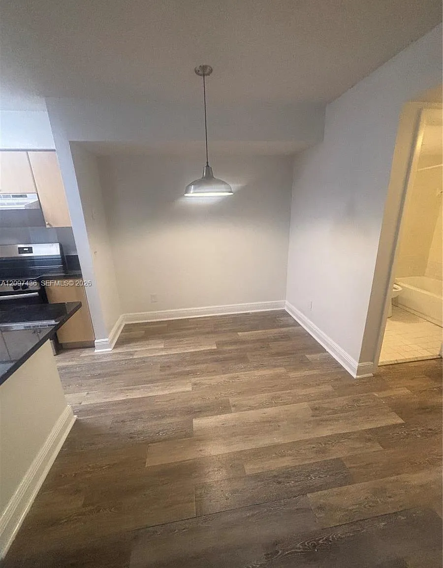 Bella Grand Condo — Photo 1