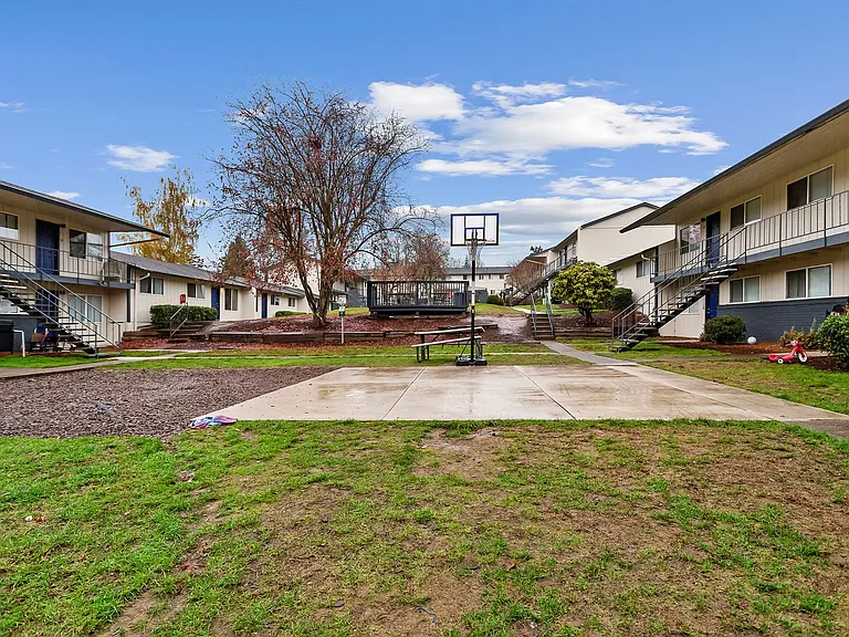 Cedar Mill Apartments — Photo 19