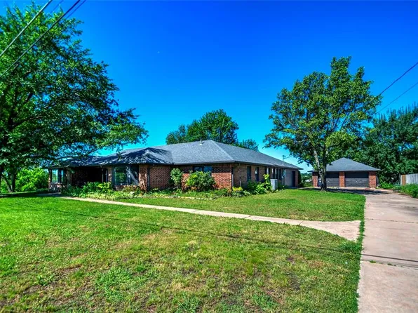 524 N 9th Ave, Stroud, OK 74079