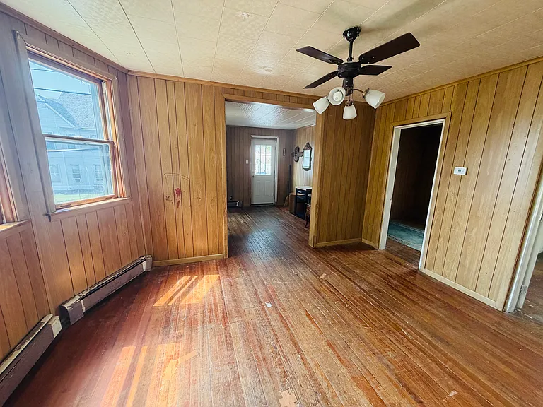 15 Henry St #1 — Photo 4