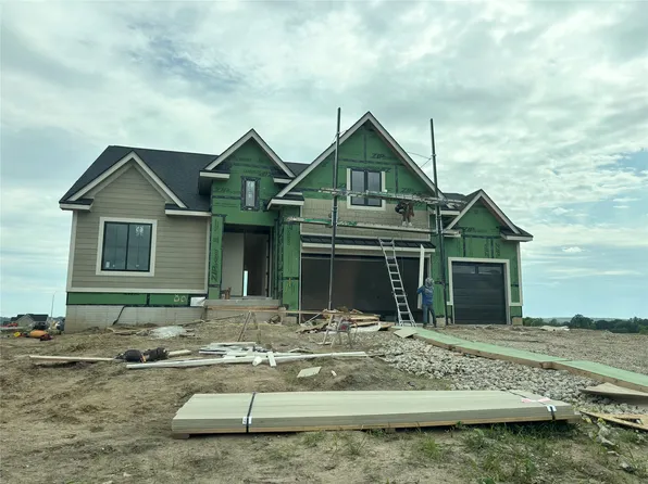 8294 Edgewood Ct, West Des Moines, IA 50266