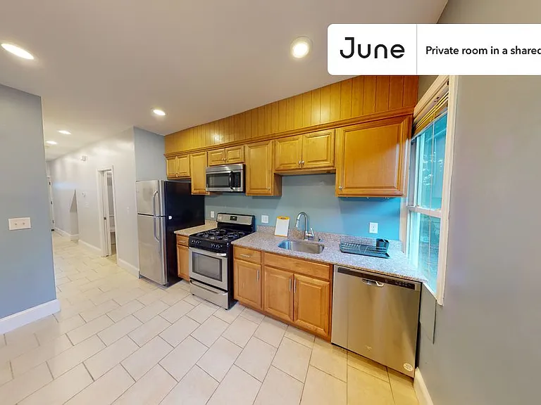 21 Rossmore St #A — Photo 4