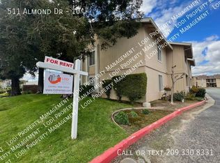 511 Almond Dr APT 10, Lodi, CA 95240