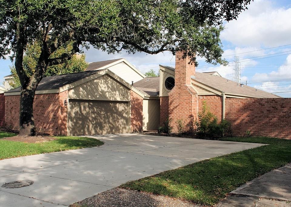 1st image of 2362 College Green Dr