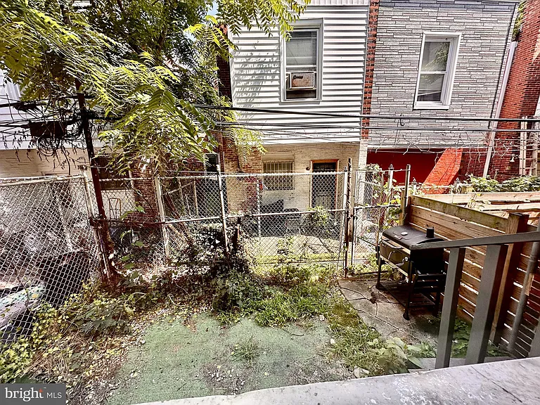446 W Earlham Ter — Photo 14