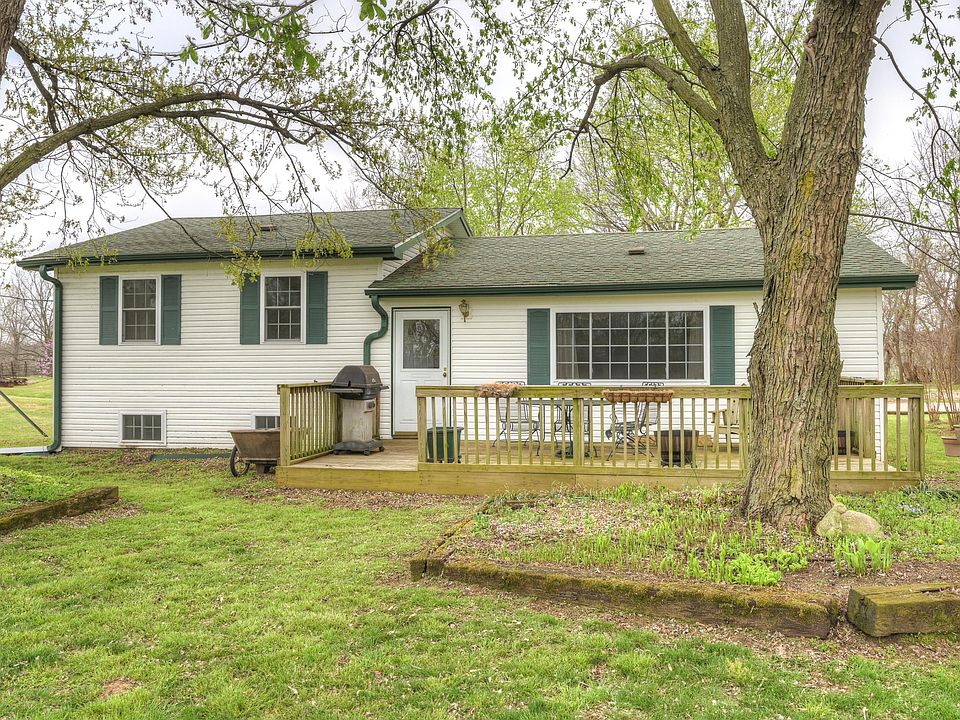 1st image of 7766 SE Strawberry Ln