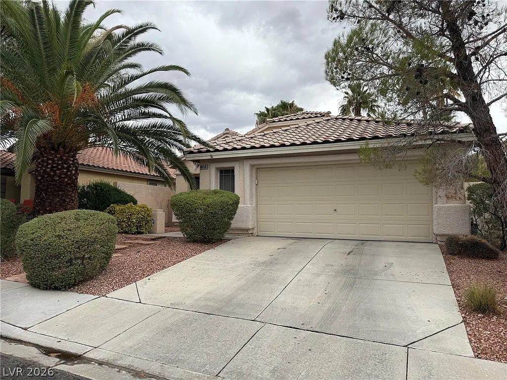 3 bed, 2.0 bath, 1884 sqft, $2,150 — Photo 2