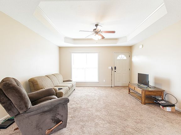 4th image of 27 Palmetto Pines Cir