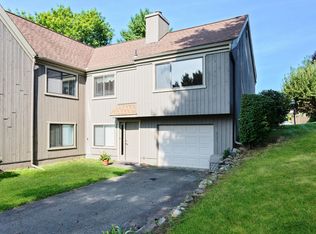98 Seminole Ln #B, Stratford, CT 06614