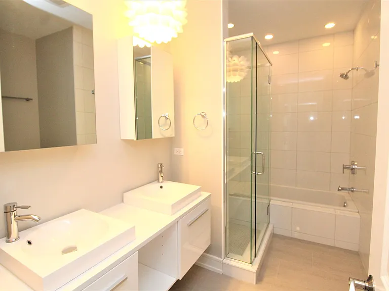 2412 W Cortland St #3E — Photo 14