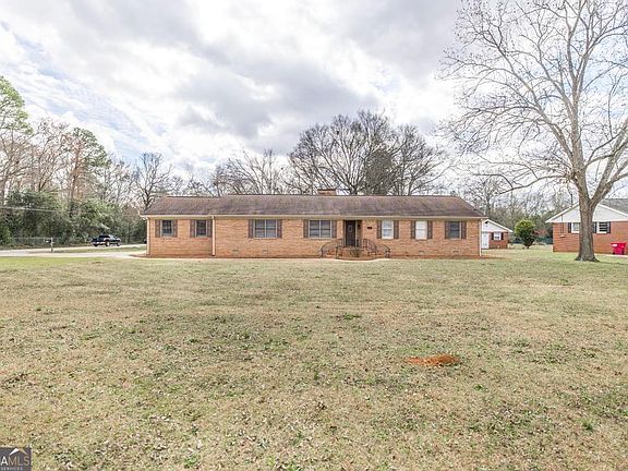 3rd image of 3708 Jones Rd