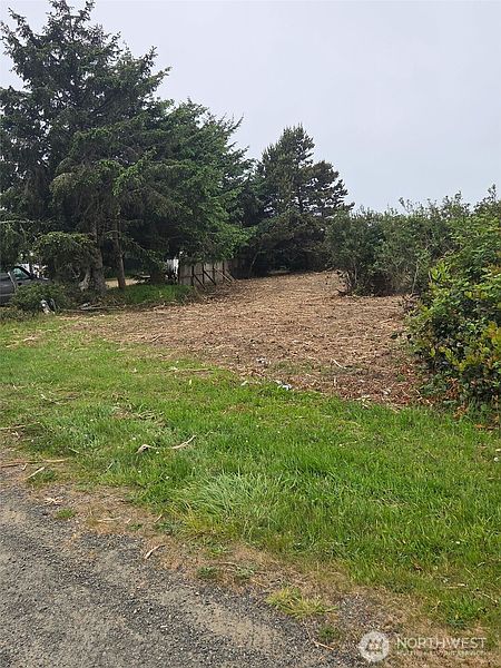 5th image of 379 Ocean Shores Boulevard NW