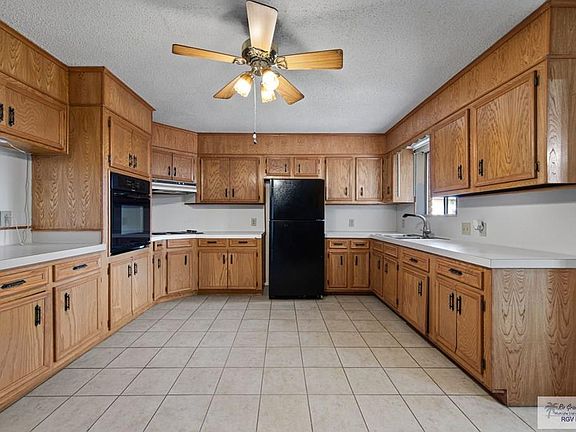 4th image of 218 E Dunkin Cir