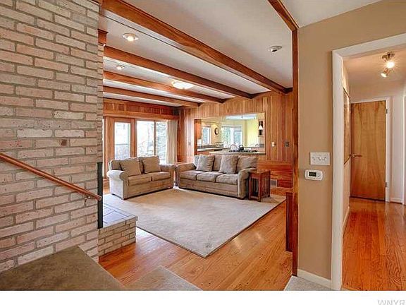 4th image of 119 Lake Ledge Dr