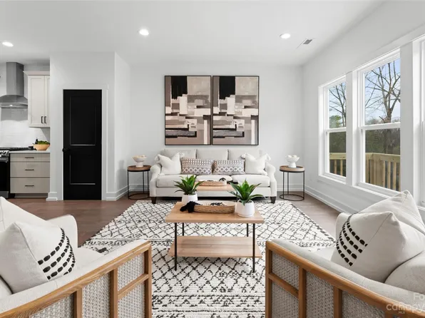 2707 Parkway Ave, Charlotte, NC 28208