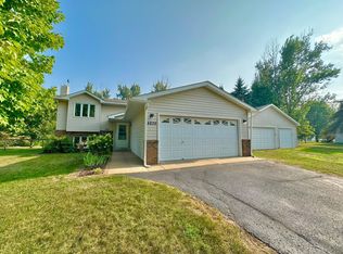4829 253rd St, Wyoming, MN 55092