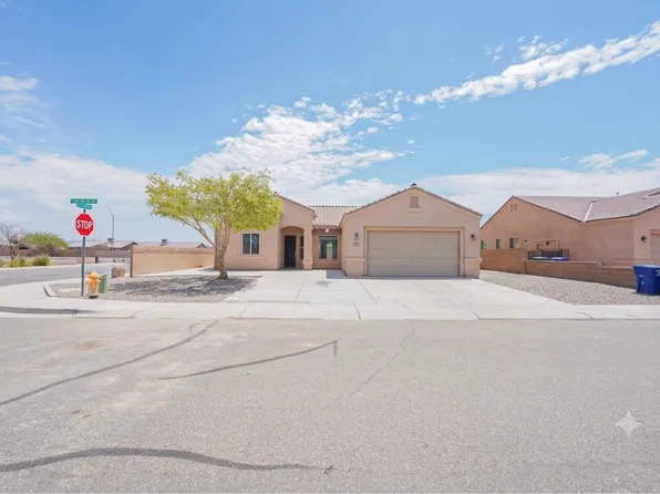 3703 S Falcon Dr, Yuma, AZ 85365