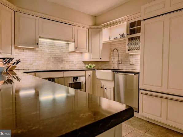 10211 Valley Forge Cir #211, King Of Prussia, PA 19406