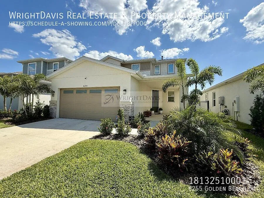 Stunning newer home in Waterset! — Photo 1