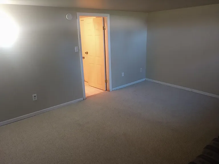 2045 Old Valley Ct SE — Photo 12