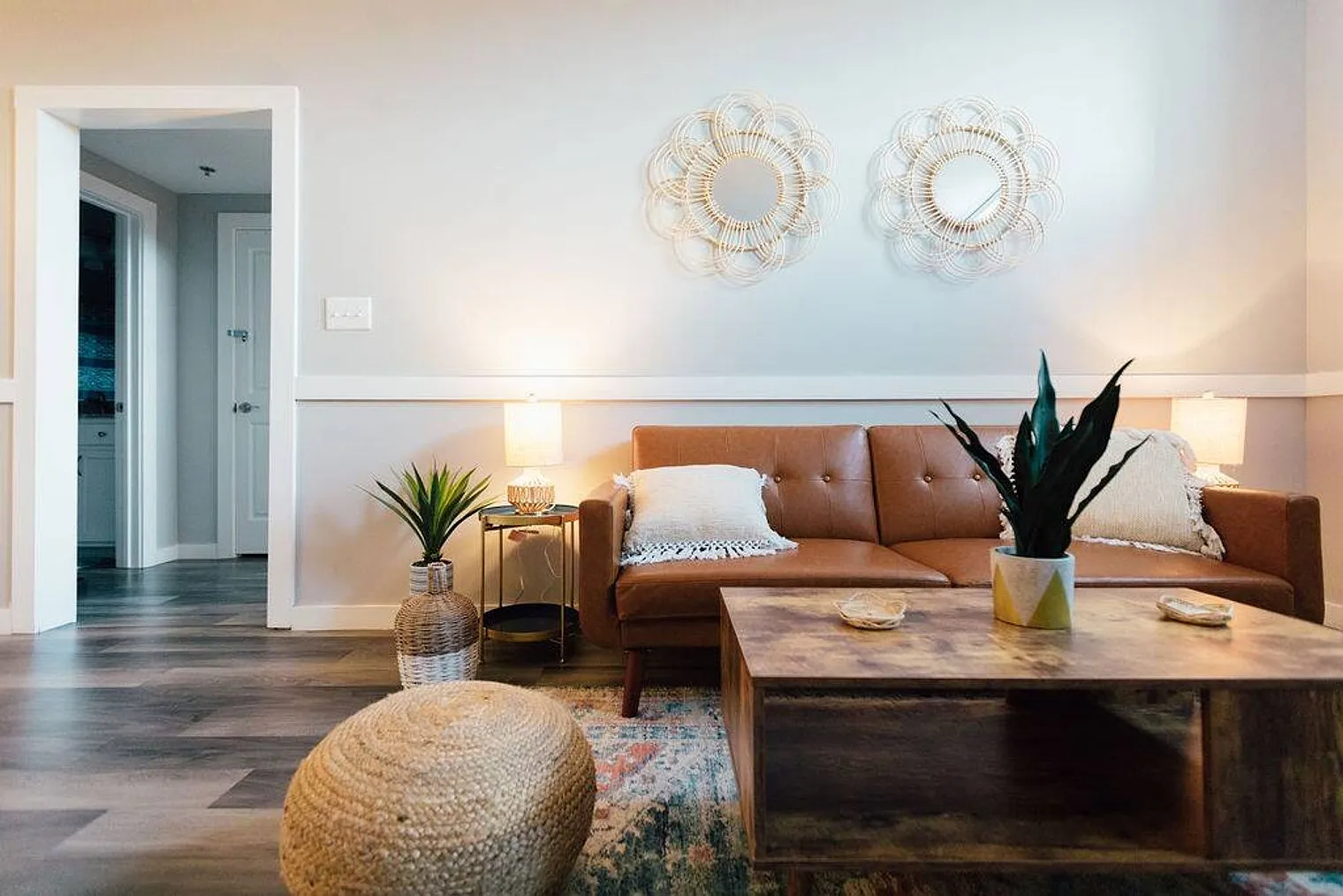 1 bed, 1.0 bath, 893 sqft, $2,616 — Photo 2