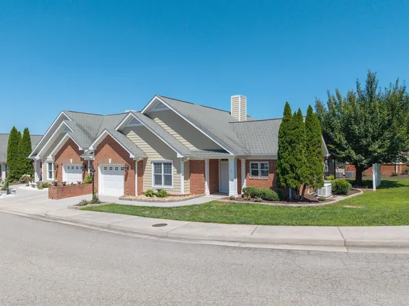 76 Retirement Dr, Hardy, VA 24101