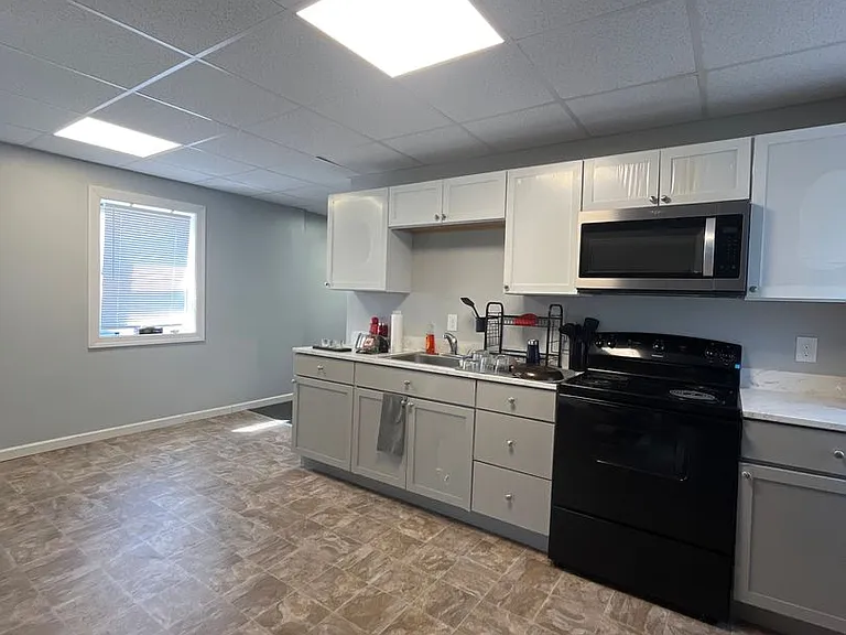 360 Lehigh Ave — Photo 3