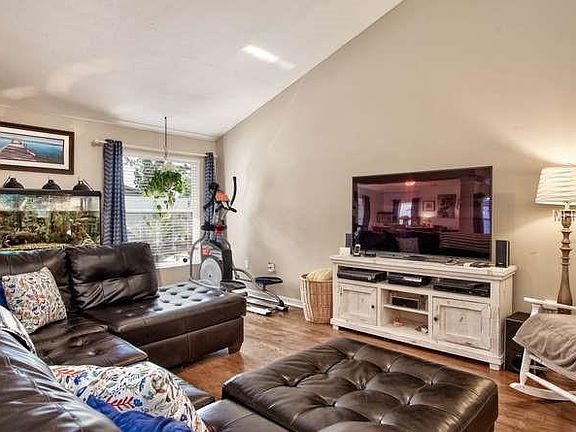 5th image of 3919 Orchard Hill Cir
