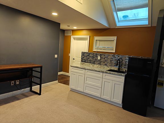 2nd image of 602 Main St