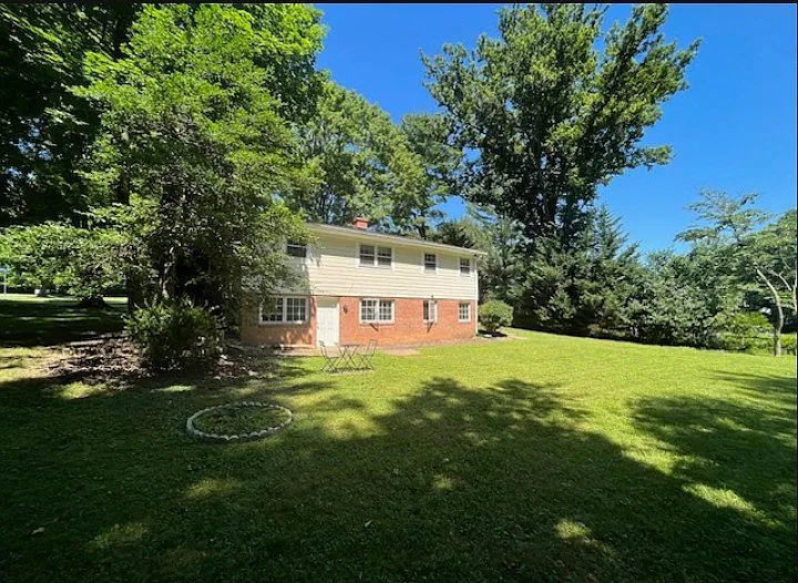 $3,900| 2300ft|4 BR 2.5 BA| 2 level SFH | Ideal for 2-4 friends | VIDEO link — Photo 4