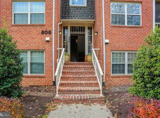 806 Amber Tree Ct APT 301, Gaithersburg, MD 20878