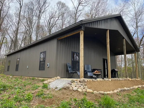3477 Genesee Rd, Jonesville, MI 49250