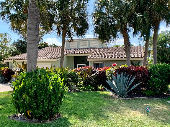 Resort-like landscaping