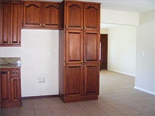 4th image of 1358 York Ave