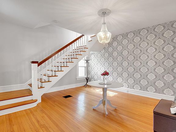 3rd image of 414 Wesley Ave