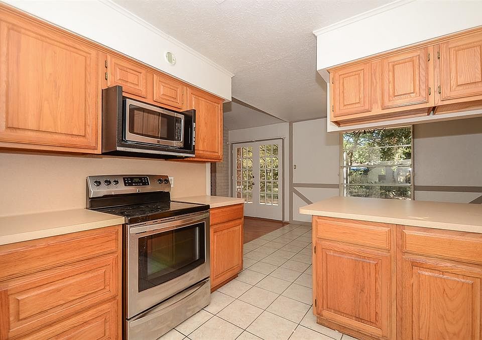 1st image of 22734 Merrymount Dr