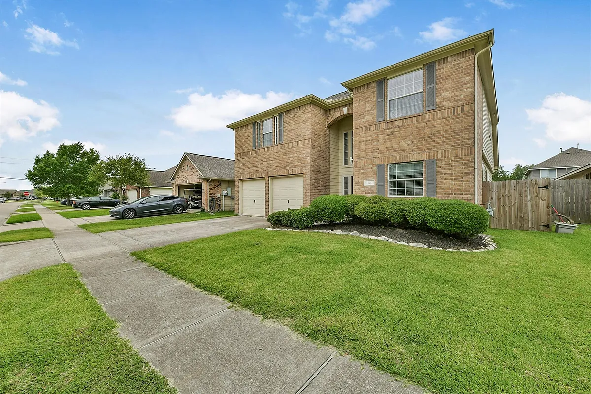 Building Photo - 1120 Lasso Ct