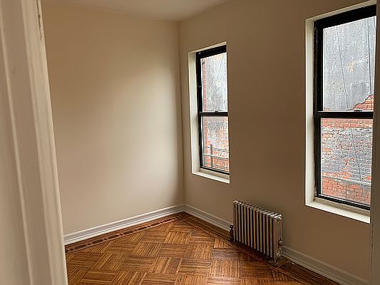 4th image of 180 Woodruff Ave #12