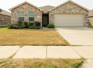 5829 Mountain Bluff Dr, Fort Worth, TX 76179